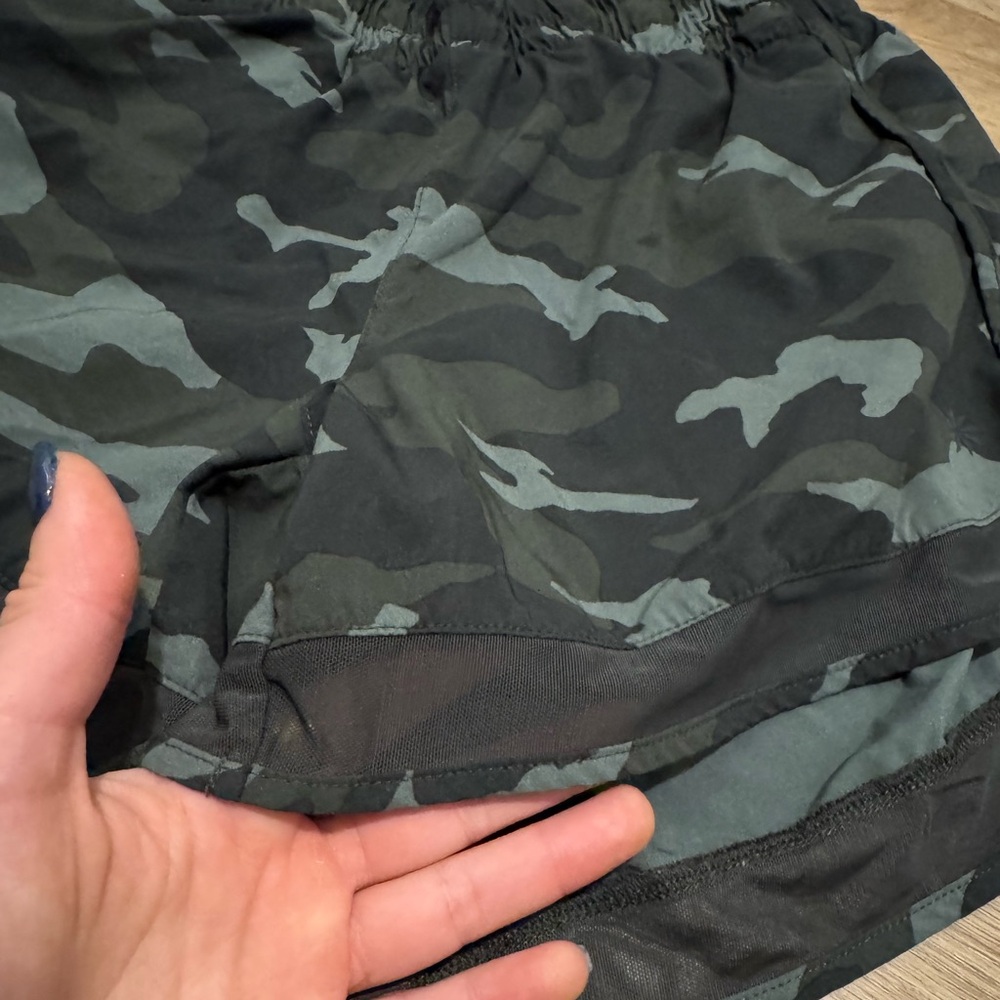 Athleta Mesh Racer Run Short 4” - Picture 3 of 7